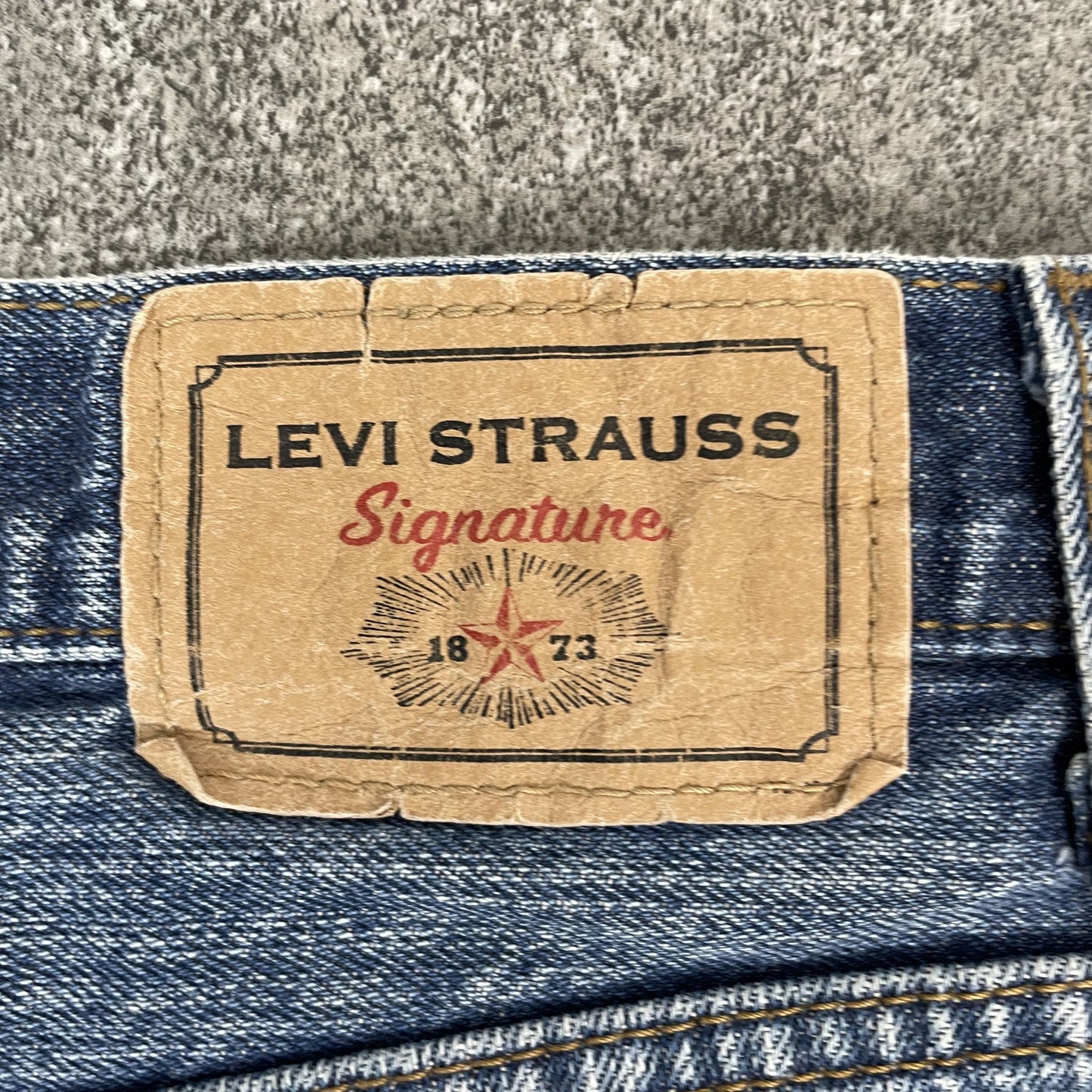 Levis Jorts I L