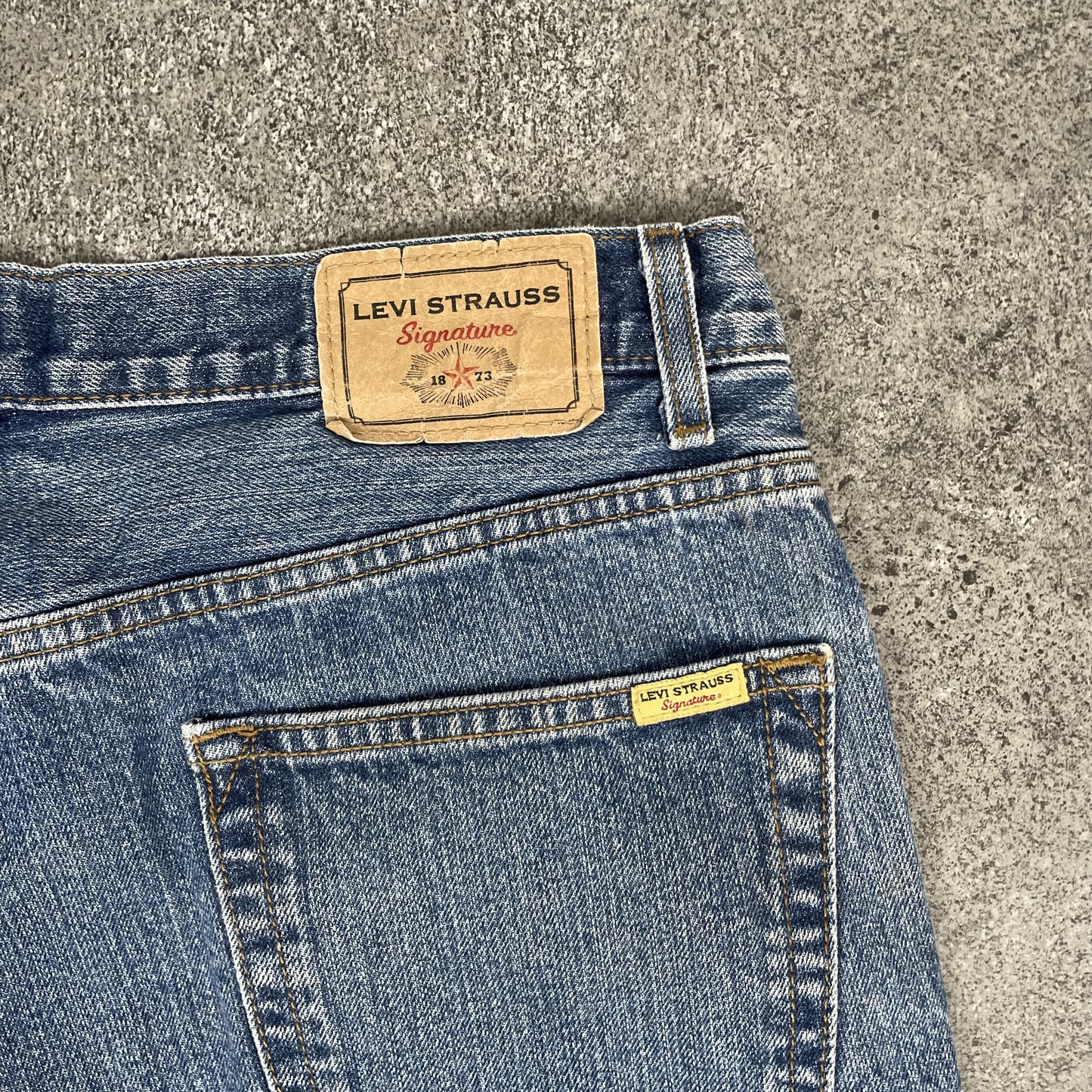Levis Jorts I L