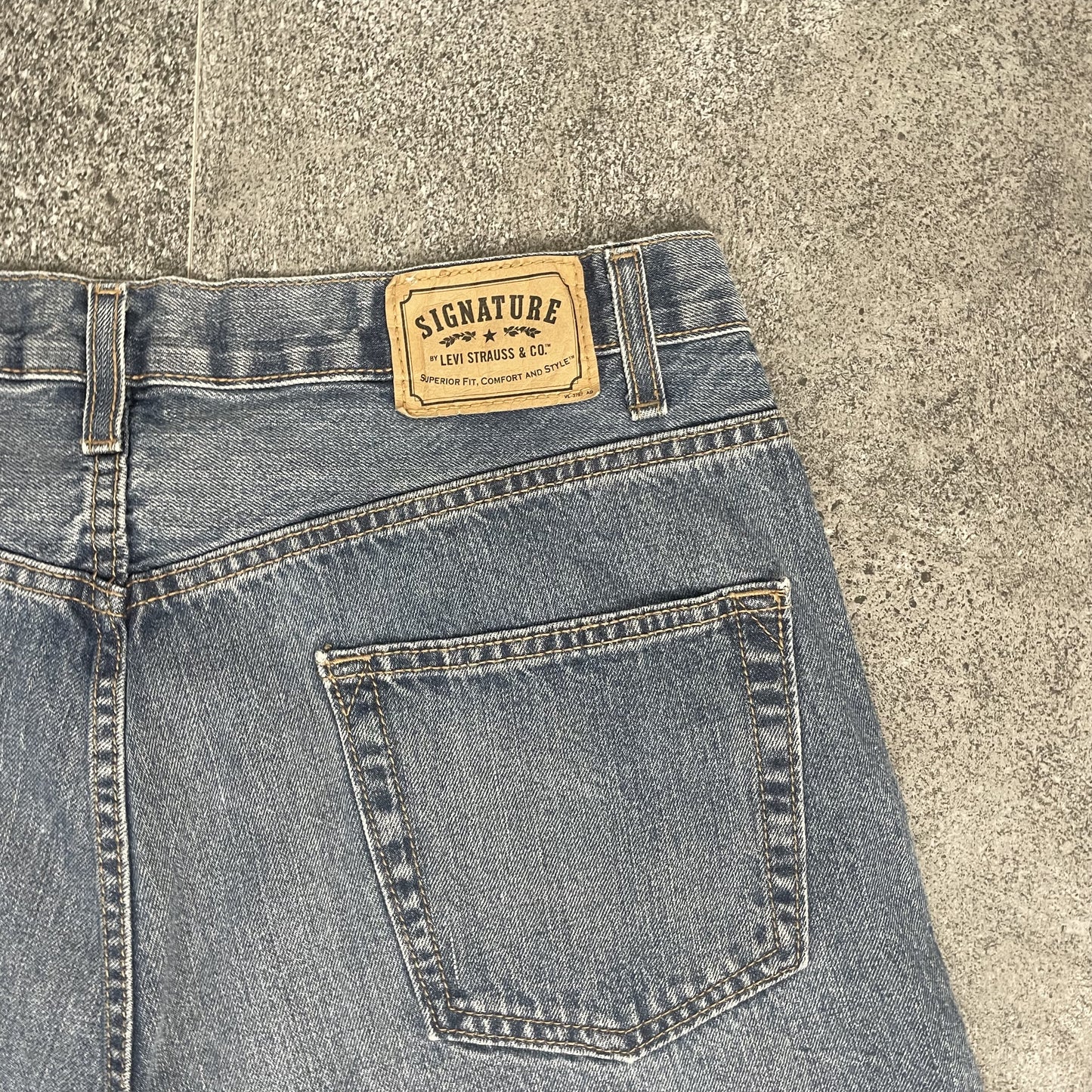 Levis Jorts I L