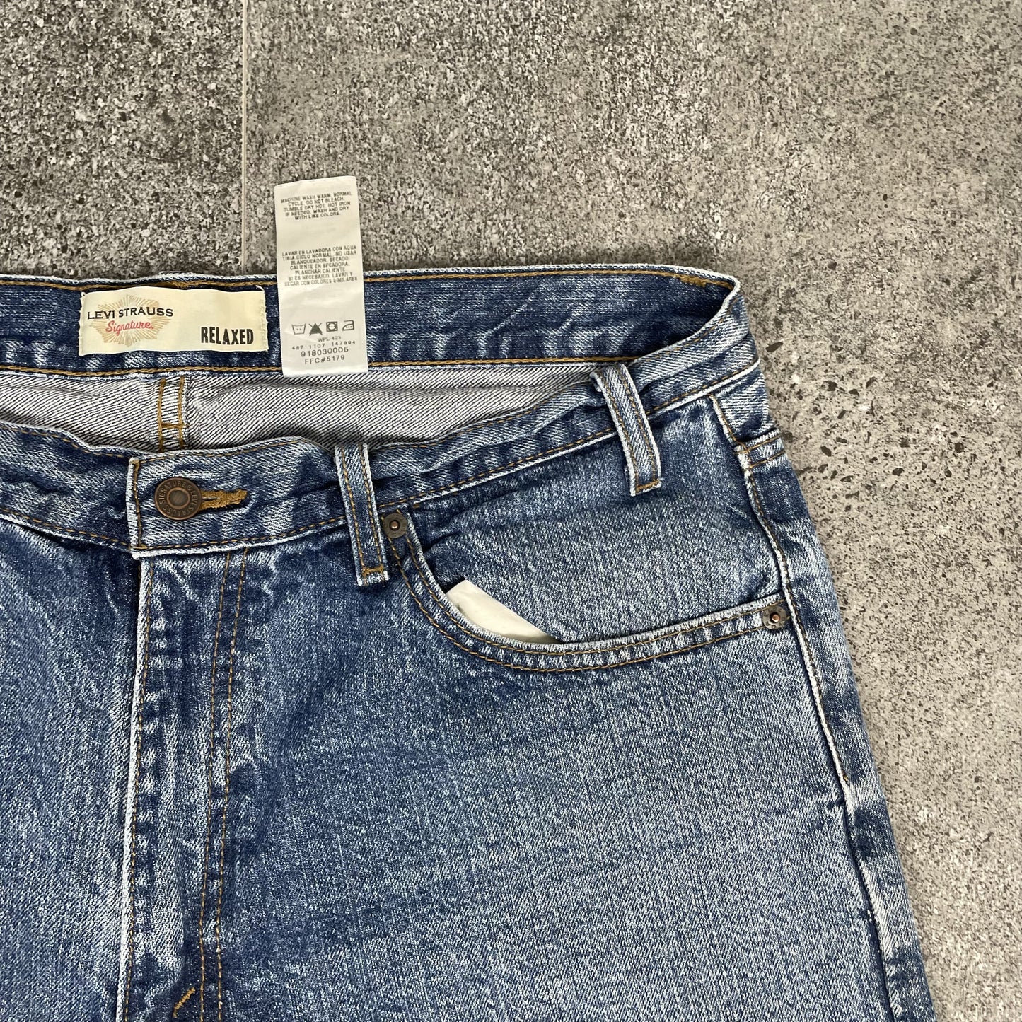 Levis Jorts I L