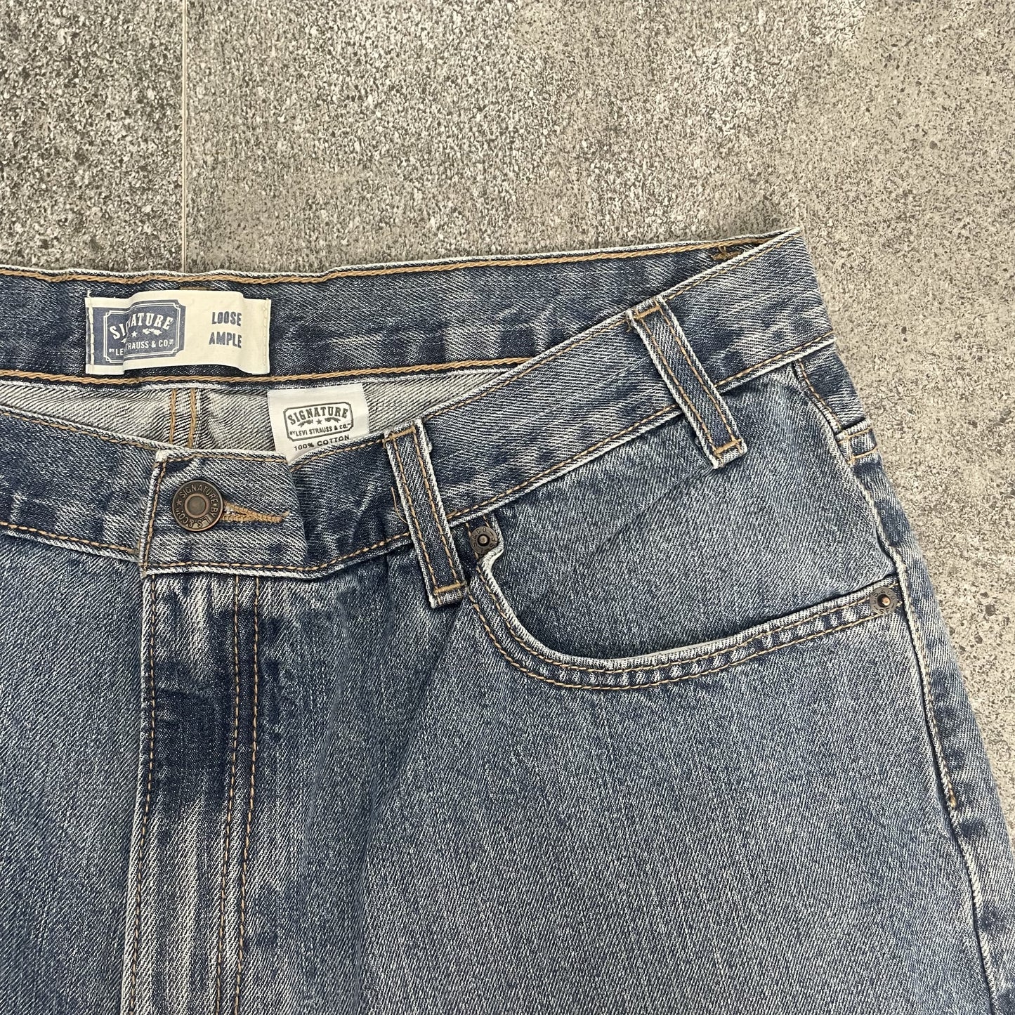 Levis Jorts I L
